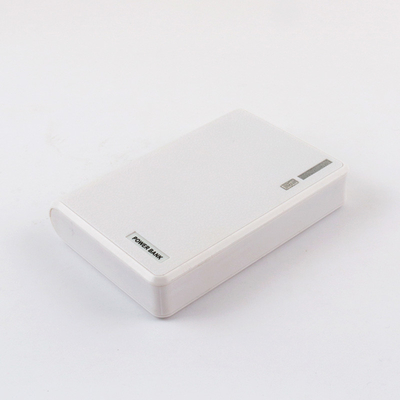 केबल के साथ 5000MAH प्लास्टिक मोबाइल पावर बैंक अनुकूलित लोगो