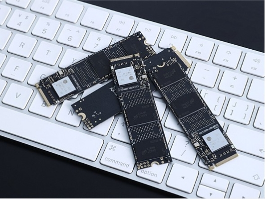 सस्ती 256GB एसएसडी आंतरिक हार्ड ड्राइव SATA III इंटरफेस और 10Gbps तक डेटा ट्रांसफर दर के साथ